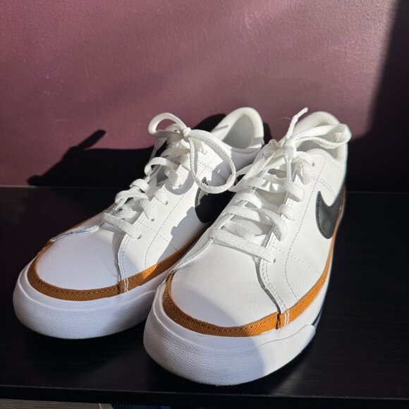 LIKE NEW Nike Court Legacy Sneakers - Picture 3 of 6